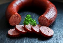 Kochsalami kräftig gewürzt